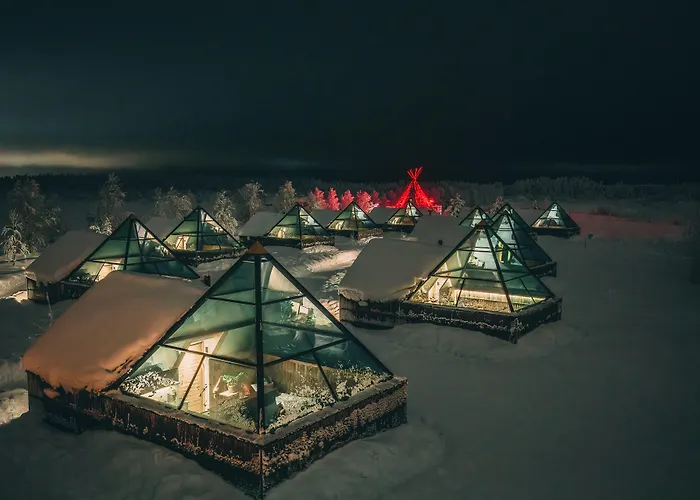 Aurora Pyramid Glass Igloos